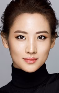 Claudia Kim