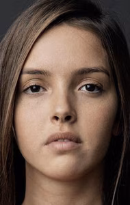 Lyna Khoudri